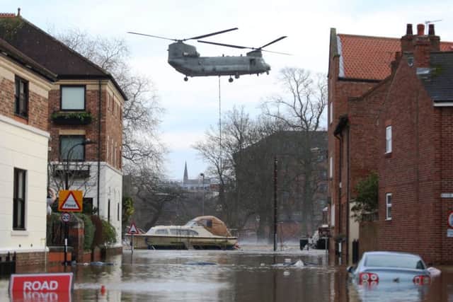 A Chinook helicopter delivers supplies in York in 2015