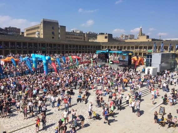 The crowds gather at the Piece Hall.